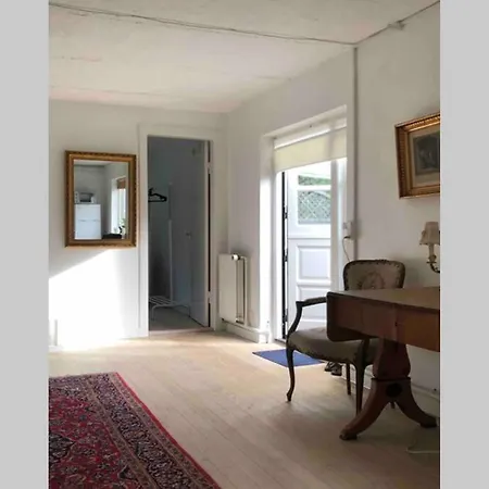 Appleflower Farm Retro Apartment
