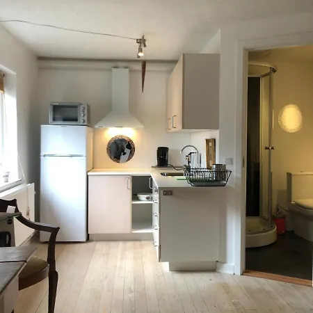 Appleflower Farm Retro