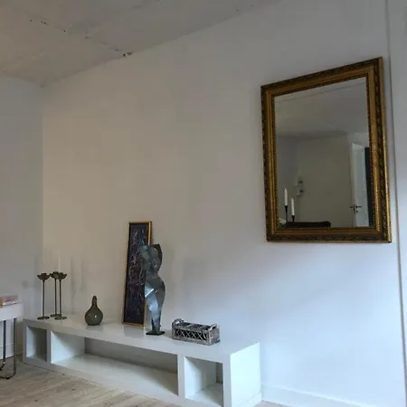 Appleflower Farm Retro Apartment
