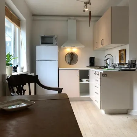 Appleflower Farm Retro *